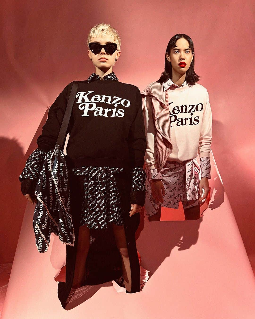 ケンゾーのインスタグラム：「Unveiled during the SS24 fashion show in Paris, KENZO's Artistic Director @Nigo is partnering with the artist @Verdy, who created custom graphics for the House’s Spring-Summer 2024 collection.   The collection is now available exclusively on KENZO.com ✌  #KENZOxVERDY  Photographer : @paulkooiker Stylist : @tamararothstein1」