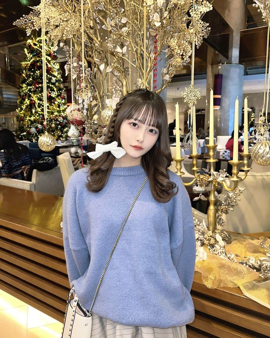 山本優菜のインスタグラム：「クリスマスビュッフェ行ってきた🎄  りこが連れ出してくれた〜美味しかった🍪  #クリスマス #クリスマスビュッフェ #ヒルトン東京」