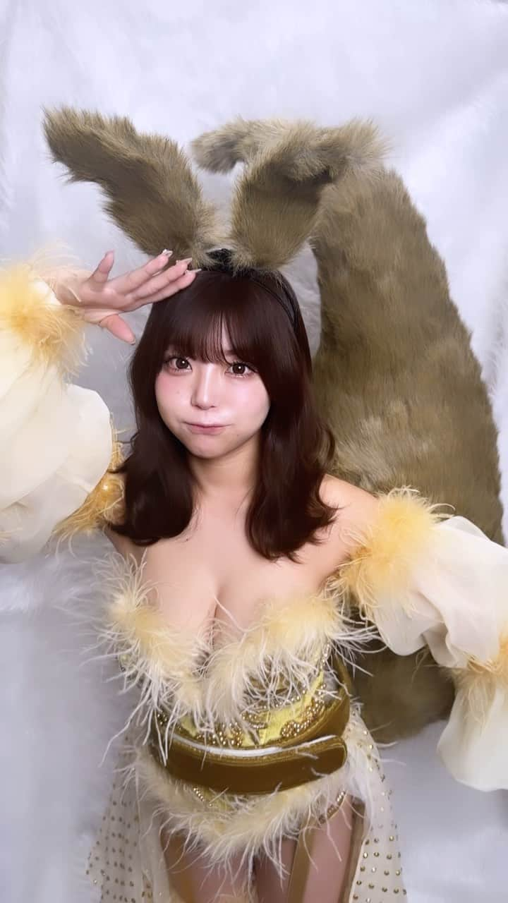 もものインスタグラム：「Burlesque Tokyo MOMO🗼🇯🇵  この衣装さすがにかわいすぎない？？ でもねシッポすんごくおもかった🦊  #バーレスク東京もも #バーレスク東京 #コスプレ  #ハロウィン  #六本木  #roppongi  #コミケ  #コミケコスプレ  #komike  #burlesquetokyo  #burlesquetokyomomo  #halloween  #kosupure」