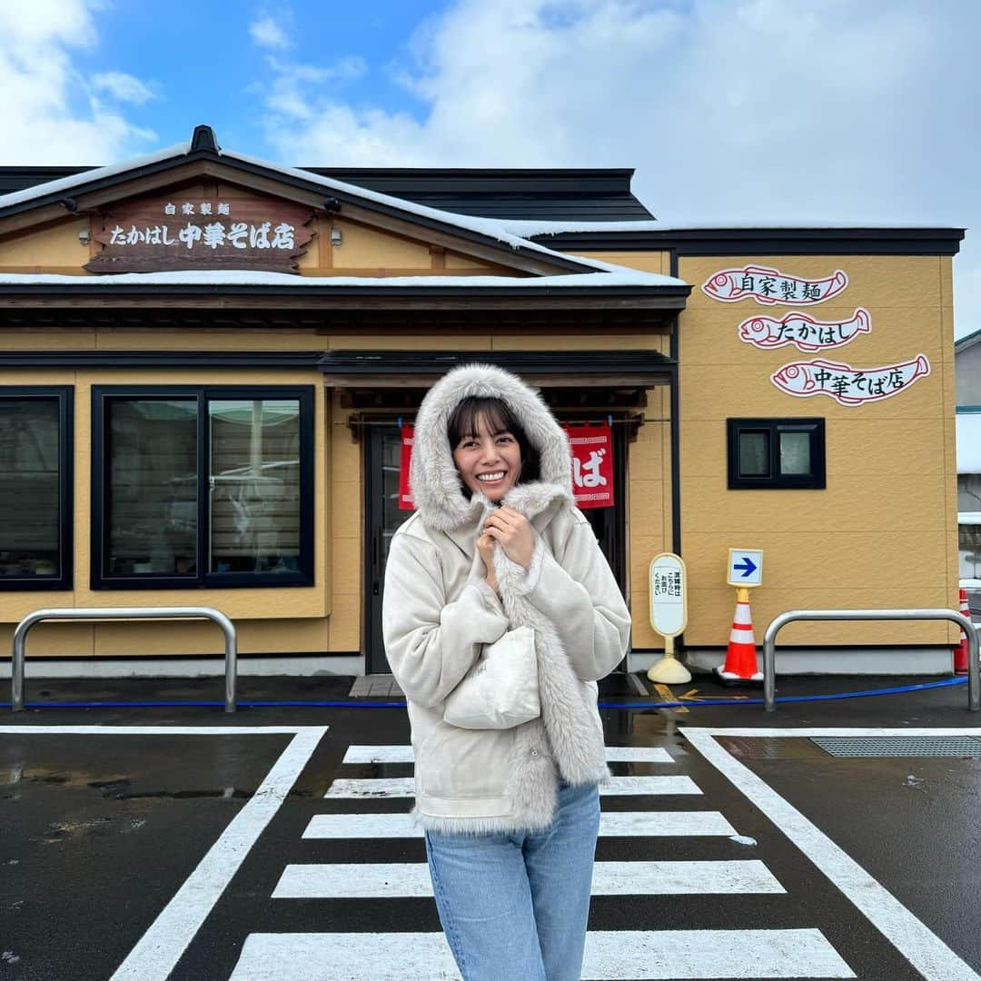 中林美和さんのインスタグラム写真 - (中林美和Instagram)「初めての青森へ❄️ 飛行機を降りたら予想外の大雪でしたが 大勢のスタッフの皆さんと2日間 楽しいお仕事でした！ またゆっくり来たいなー🍎  #青森#撮影#詳しいお知らせは来年に♡」12月1日 20時08分 - miwanakabayashi