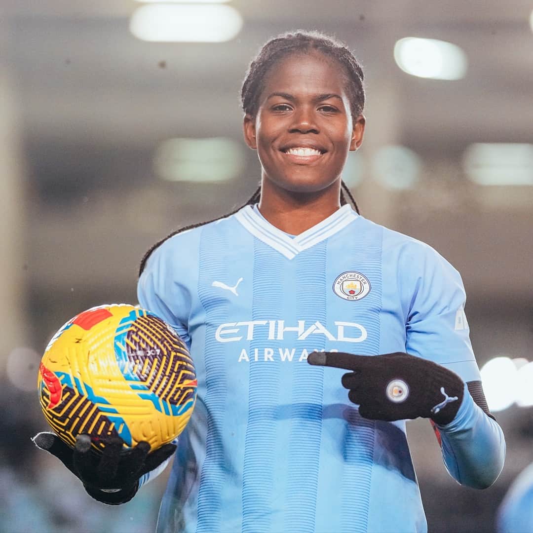 マンチェスター・シティFCのインスタグラム：「@bun_bun10 has been nominated for @barclayswsl POTM! 🤩   🔗 in bio to vote! 👆」