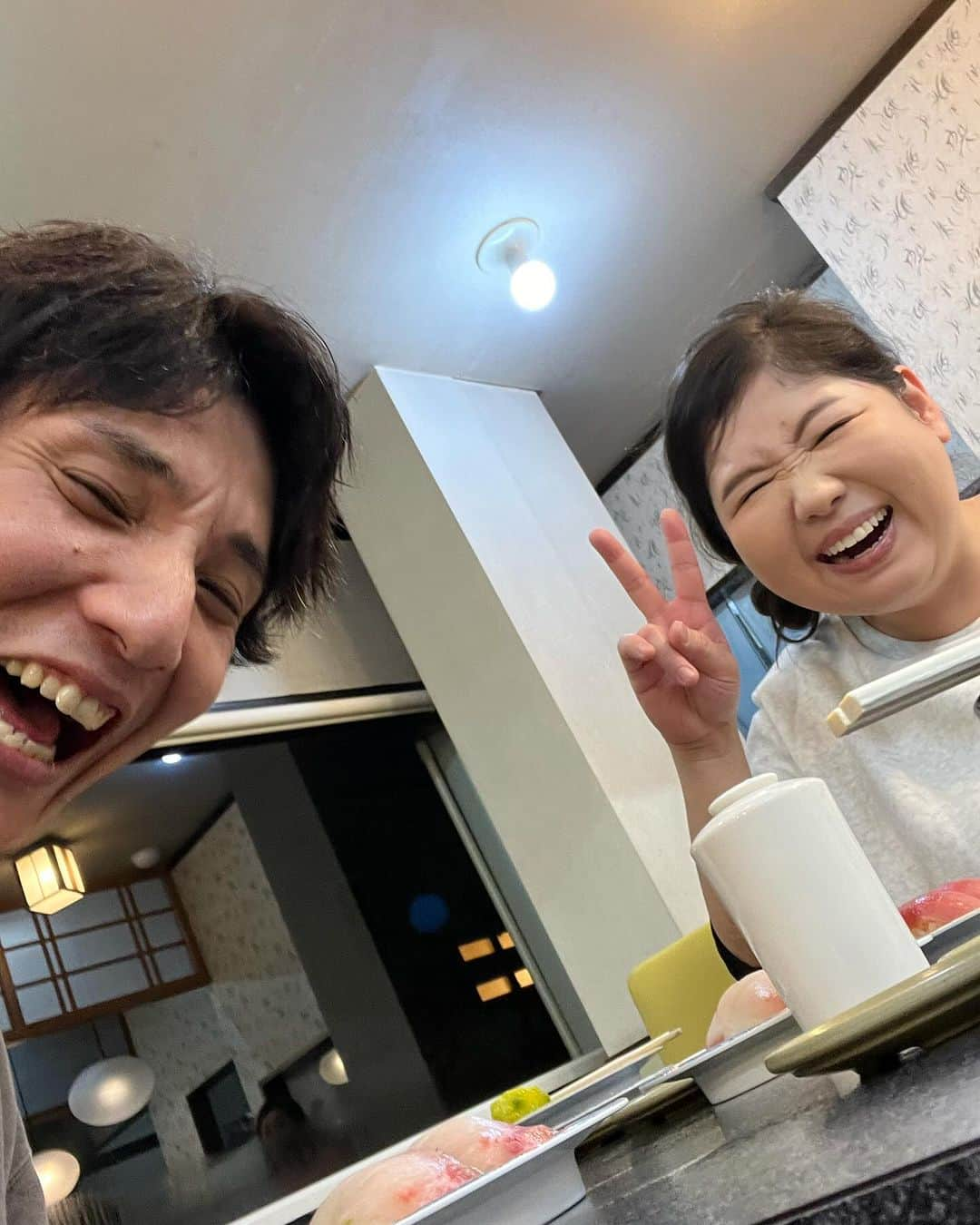 本坊元児のインスタグラム：「初めての外食」