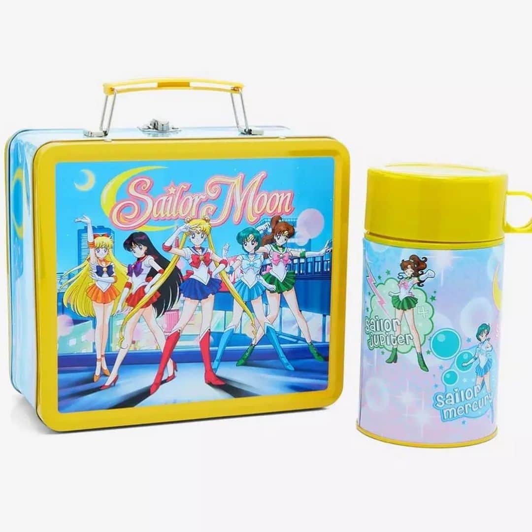 Sailor Moonさんのインスタグラム写真 - (Sailor MoonInstagram)「✨🌙 Cute little Sailor Moon lunchbox and thermos set from @hottopic! 🌙✨  #sailormoon #セーラームーン #lunchbox」12月1日 20時17分 - sailormoon_sc