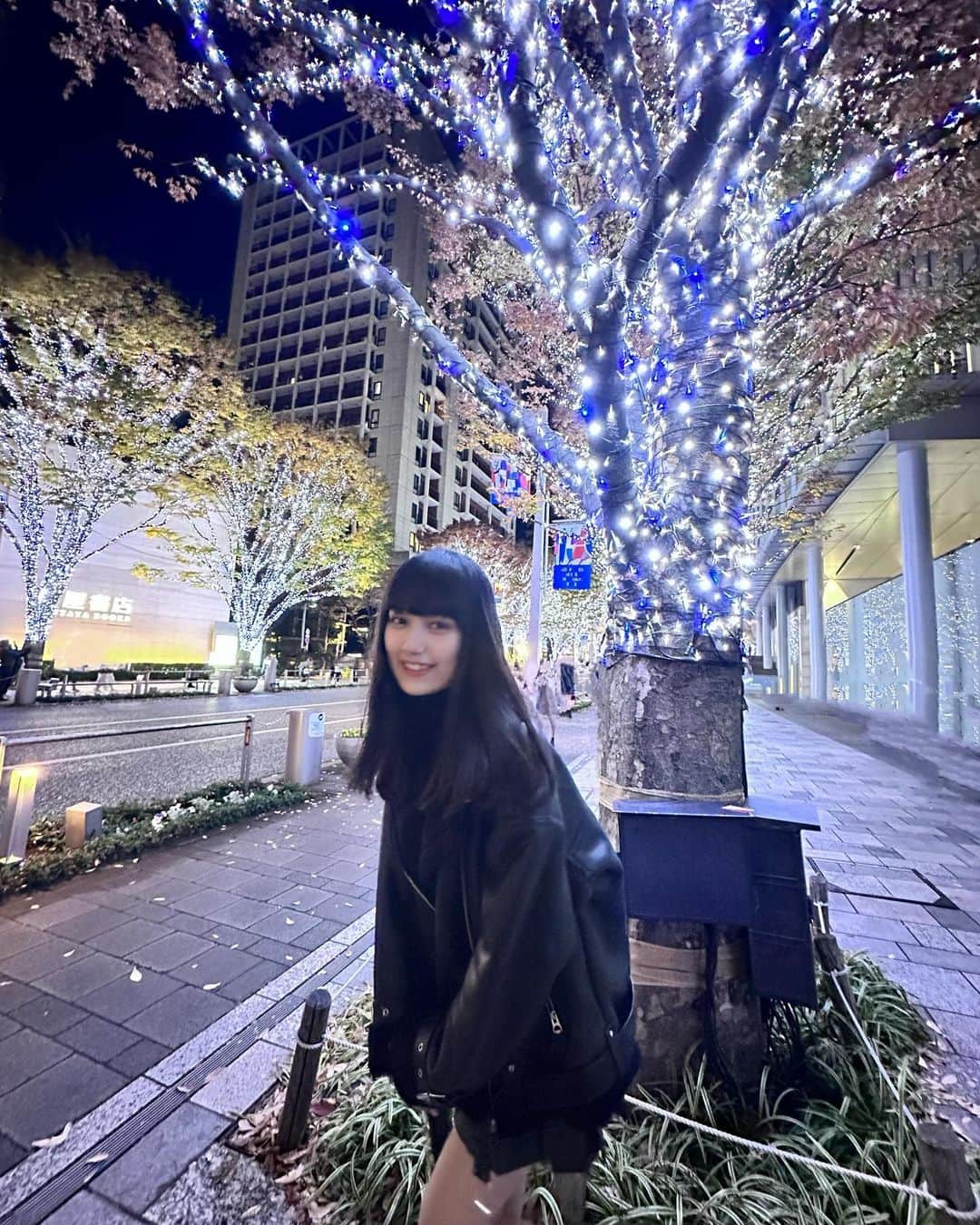 松本恵莉紗のインスタグラム：「寒かったけど綺麗でした✨  #六本木イルミネーション  #イルミネーション」