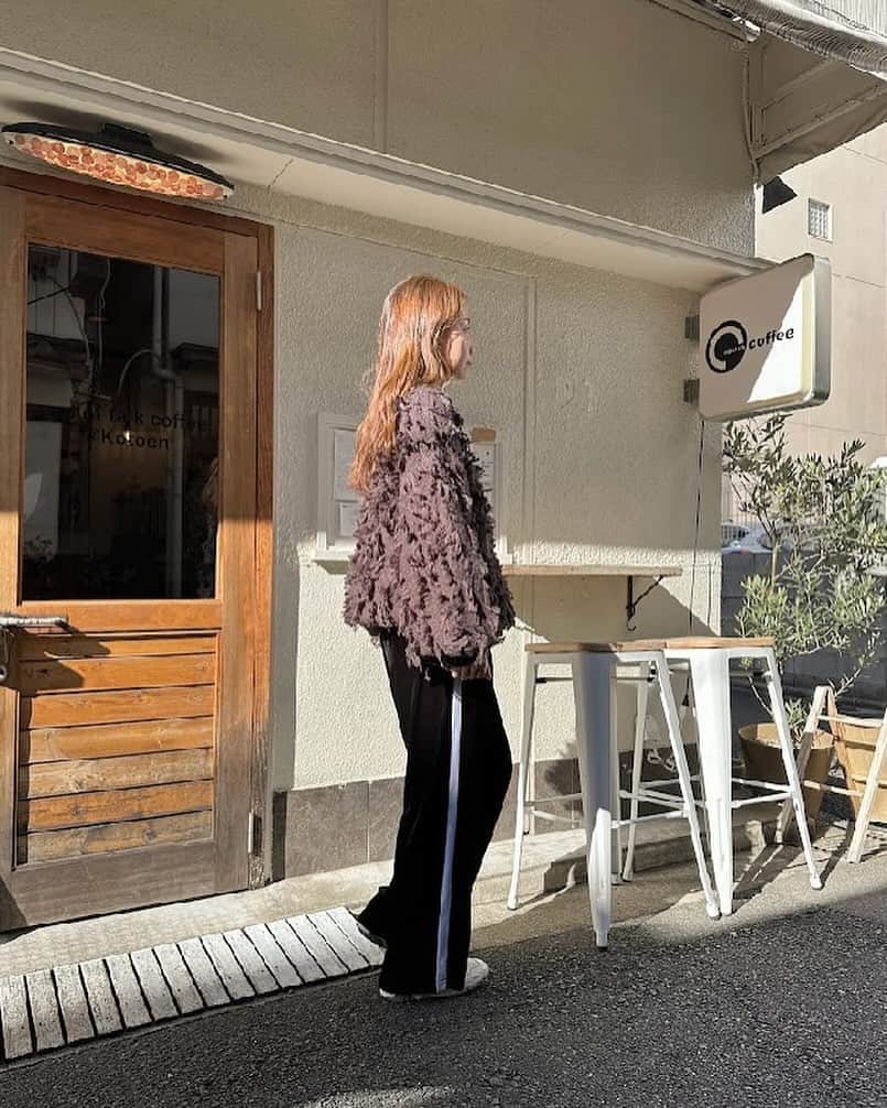 akane903のインスタグラム：「今回の新作 @lefua.closet も撮影お手伝いさせてもらった🧡 クーポン→AKANE2023 で¥300OFFになるみたいです✨」