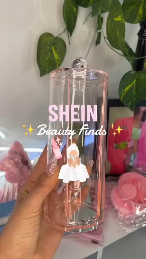 SHEINのインスタグラム：「There's thinking pink, and then there's LIVING it 💗💄😍 Which beauty buys from @paolamartinezmj would boost your glam game? 👇  🔎485801 13432269 4289876 16293046 17540052 17802052 17454538 13708245 19004827 15317551  #SHEIN #SHEINforAll #SHEINstyle #fashion #chic #saveinstyle」