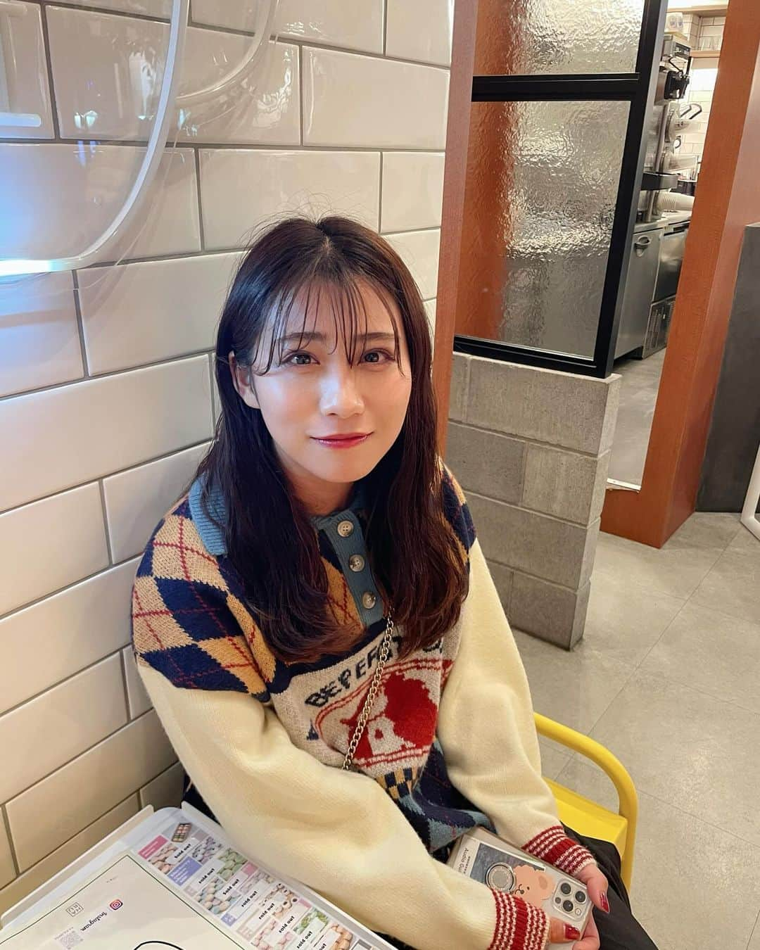 坂本遥奈さんのインスタグラム写真 - (坂本遥奈Instagram)「少し前に新大久保🇰🇷で見つけた👀 カフェたち…☕️  見てるだけで癒されて 可愛すぎたよ🧸♡  たべるのもったいなかった…🙈  #新大久保#新大久保カフェ#韓国カフェ#harucoffee#cafeon #新大久保グルメ#TEAMSHACHI #坂本遥奈#japanese#japanesestyle #japaneseidol #idol #fyp#instagood #instafashion #instalike #japan #followme」12月1日 20時24分 - haruna_sakamoto_official