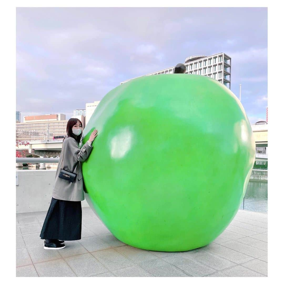 ChouChoさんのインスタグラム写真 - (ChouChoInstagram)「. 2023.11.24  インスタ映え🍏✨  こども本の森という素敵な図書館の前にありました🤗 . . . #中之島アニメBOX #アニソンナイトフェスティバル  #ChouCho #大阪ライブ #中之島散歩」12月1日 20時36分 - choucho621