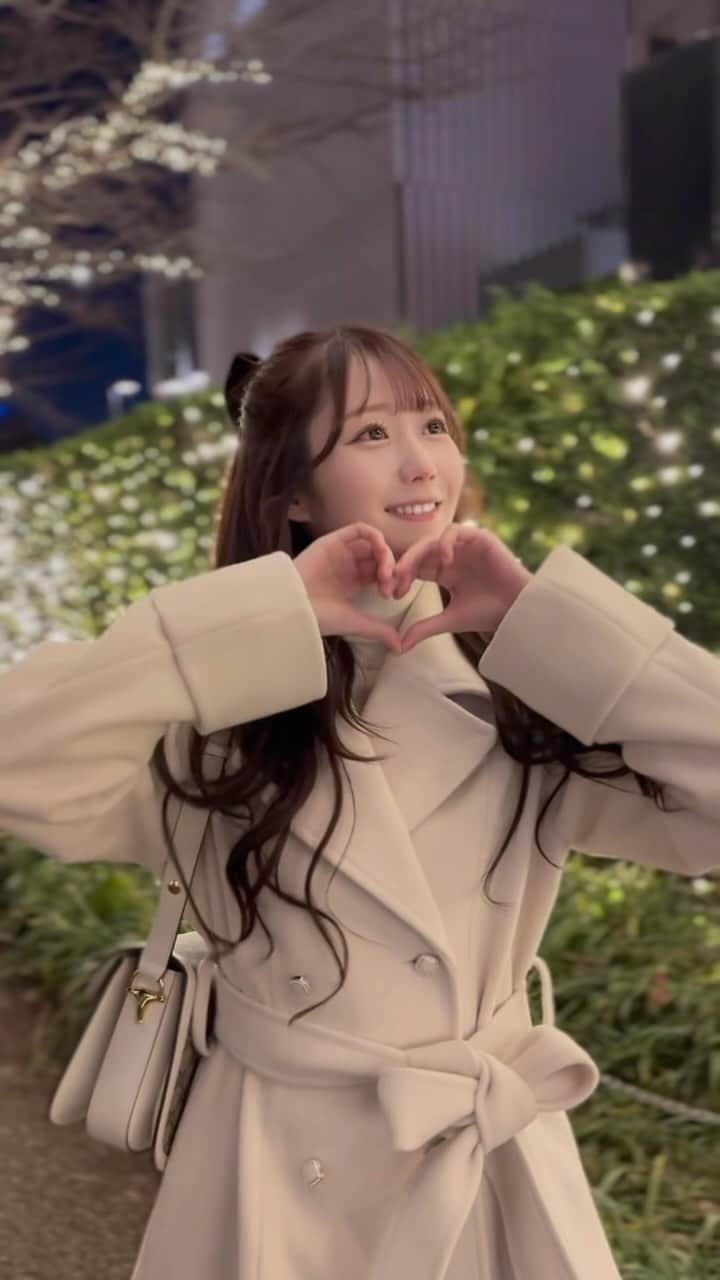 大谷映美里のインスタグラム：「今年初イルミネーション⭐️ 街がキラキラのこの時期、大好き〜🎄🫶🏻 #六本木イルミネーション」