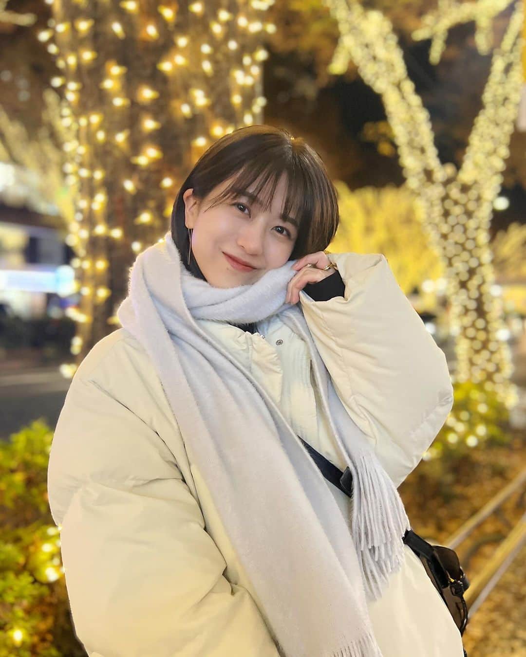 篠崎彩奈のインスタグラム：「どっちが綺麗...😚🎄💫？ #表参道イルミネーション #イルミネーション」