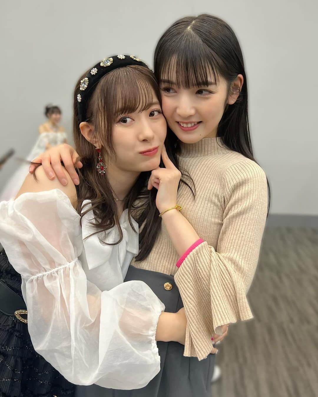 道重さゆみのインスタグラム：「生田と💚 @erina_ikuta.official   3枚目からは #ミチシゲカメラ の ふくちゃんと鞘師☺️ @mizuki_fukumura.official  @riho_sayashi_insta   可愛いね🩷💚❤️💚」