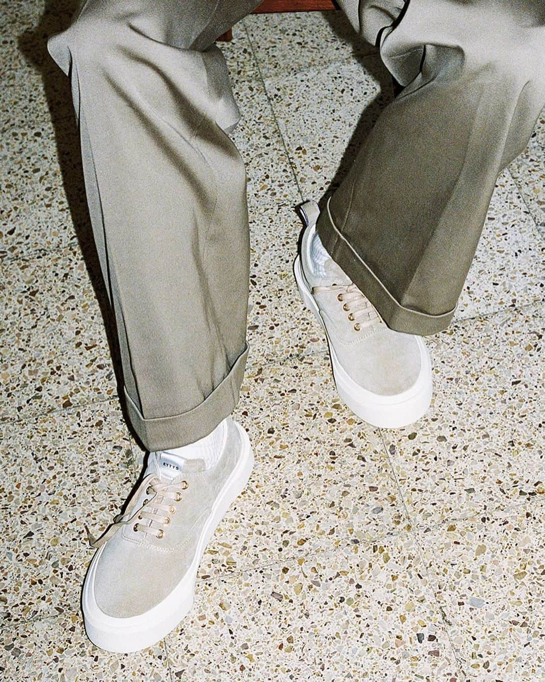 エイティーズさんのインスタグラム写真 - (エイティーズInstagram)「A completely new silhouette upon their initial release in 2013, they soon became an established everyday classic. Now the Mother sneakers have returned re-designed to fit a contemporary context.」12月1日 20時54分 - eytys