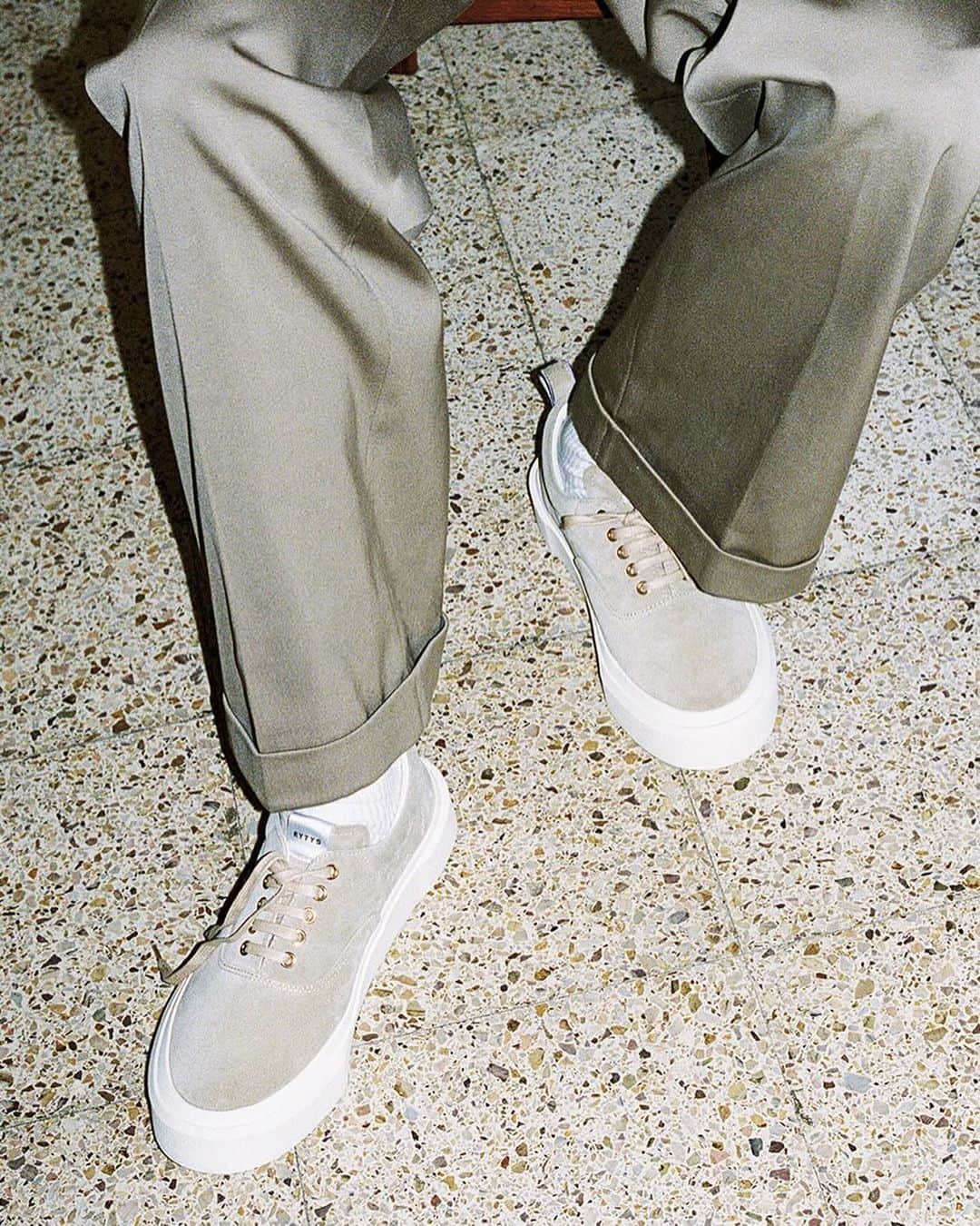 エイティーズのインスタグラム：「A completely new silhouette upon their initial release in 2013, they soon became an established everyday classic. Now the Mother sneakers have returned re-designed to fit a contemporary context.」