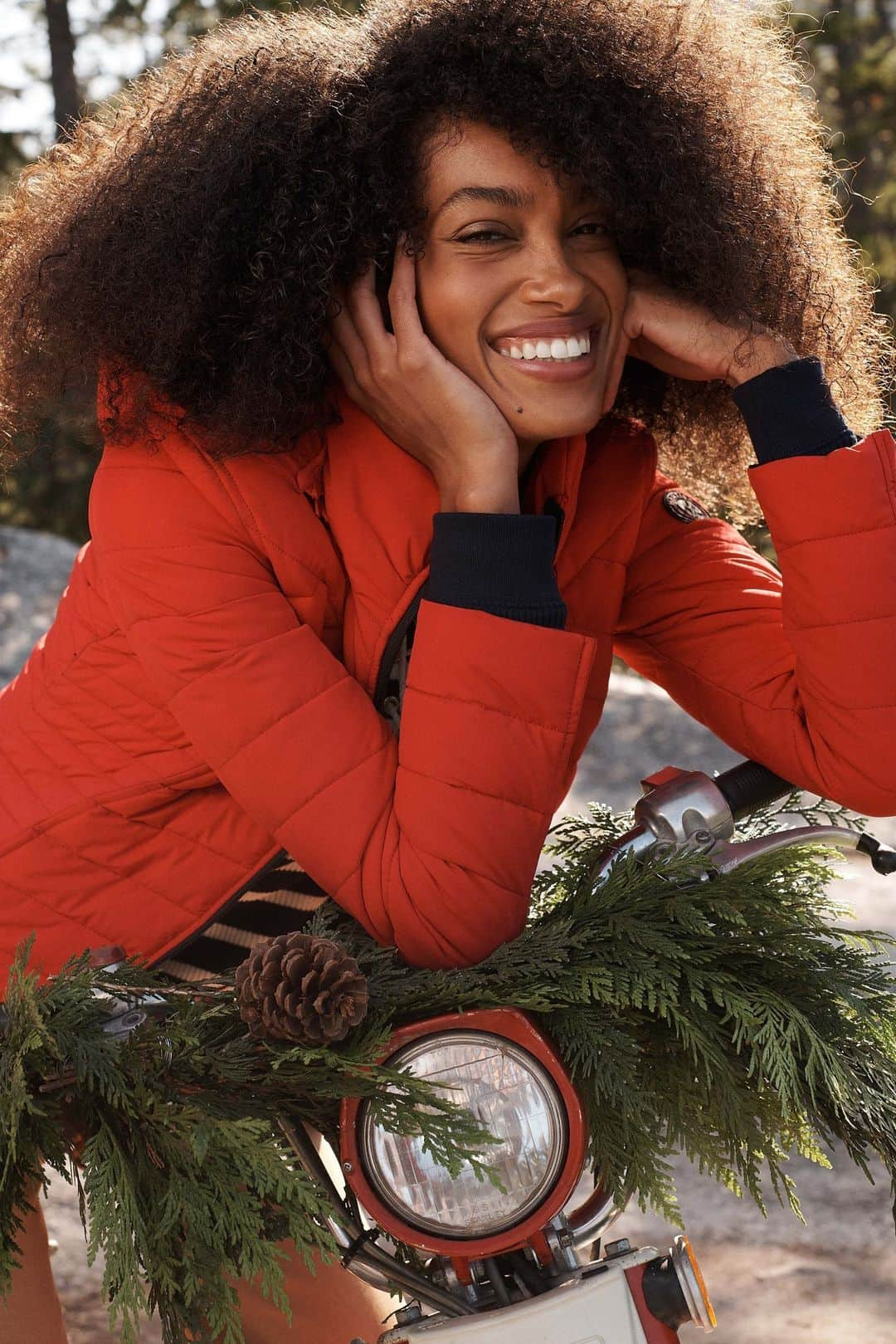 ノーティカさんのインスタグラム写真 - (ノーティカInstagram)「The holidays are here, and so are our outerwear gift deals🎁 tap to shop!」12月2日 7時50分 - nautica