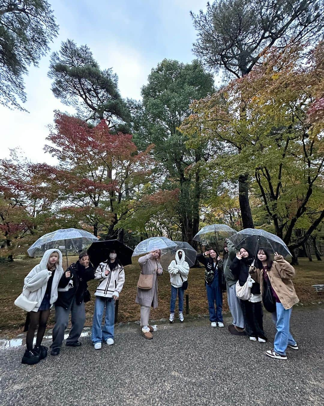 西村麻衣さんのインスタグラム写真 - (西村麻衣Instagram)「兼六園でお散歩しました🍁  #石川県　#金沢　#LEAD #遠征」12月2日 6時43分 - maikey1006