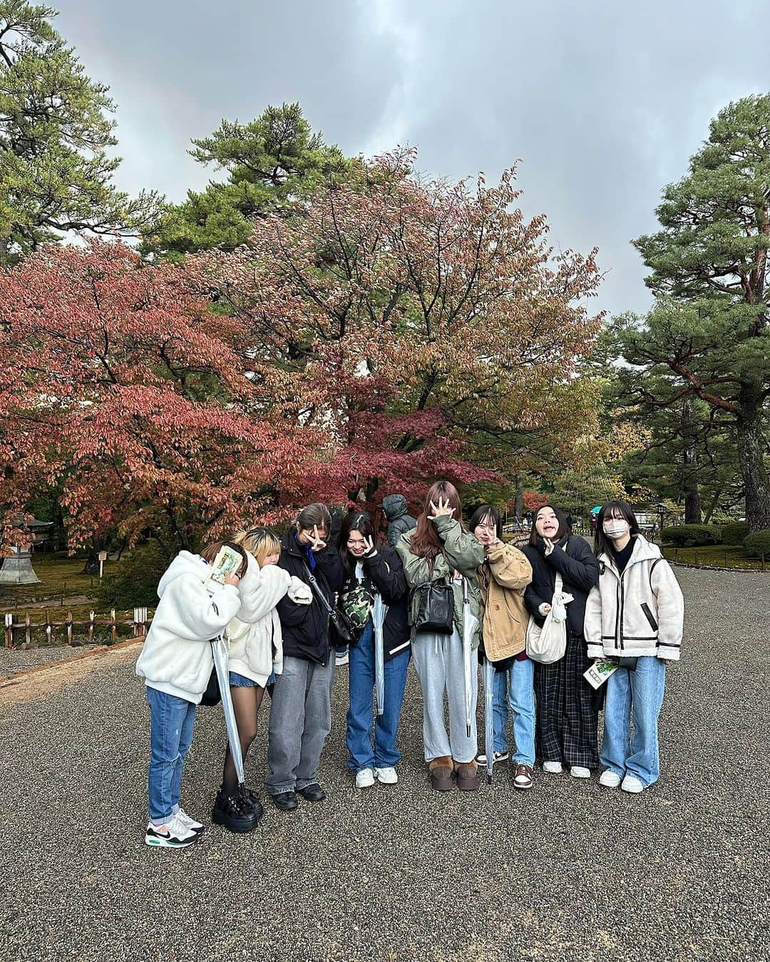 西村麻衣さんのインスタグラム写真 - (西村麻衣Instagram)「兼六園でお散歩しました🍁  #石川県　#金沢　#LEAD #遠征」12月2日 6時43分 - maikey1006