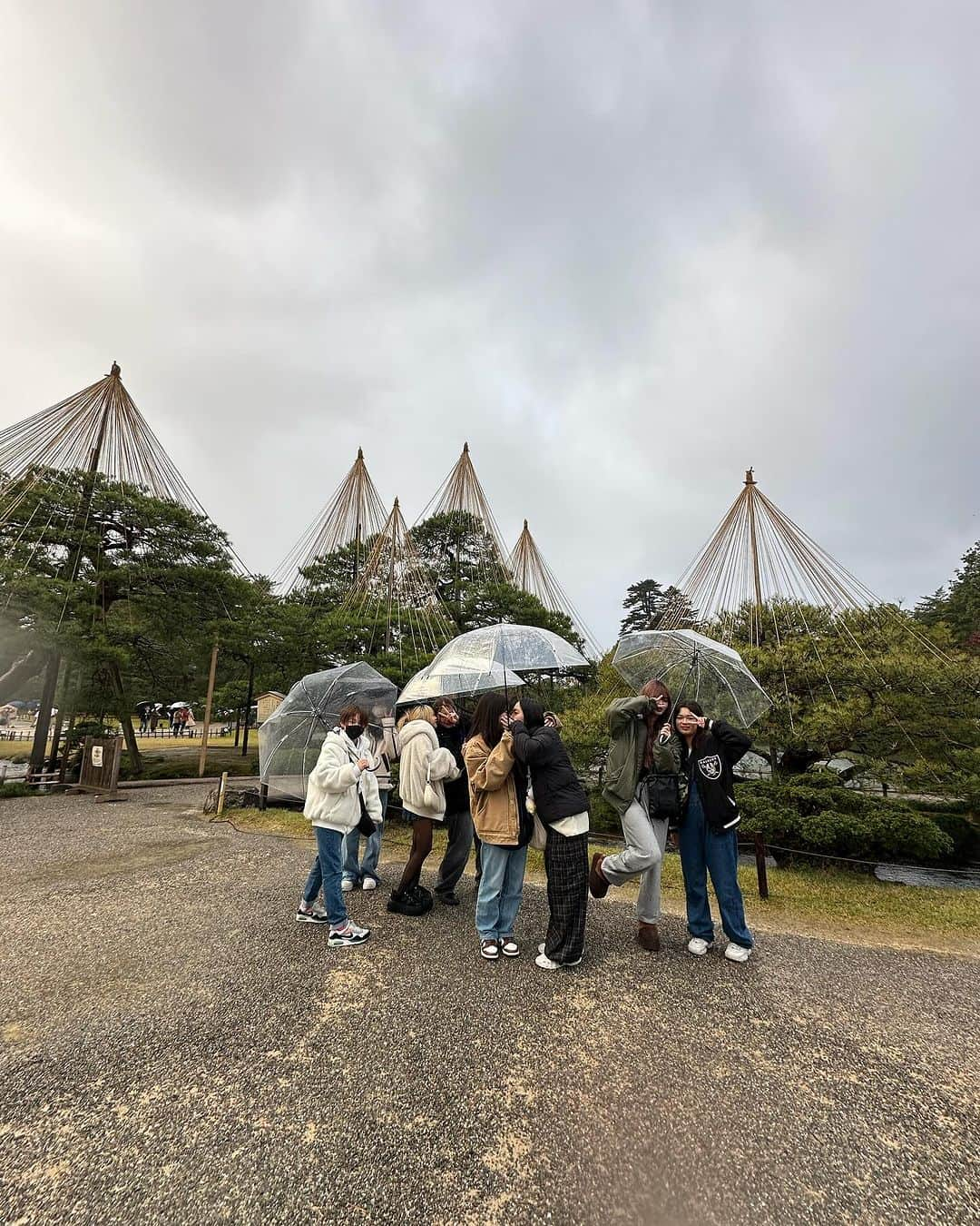 西村麻衣さんのインスタグラム写真 - (西村麻衣Instagram)「兼六園でお散歩しました🍁  #石川県　#金沢　#LEAD #遠征」12月2日 6時43分 - maikey1006