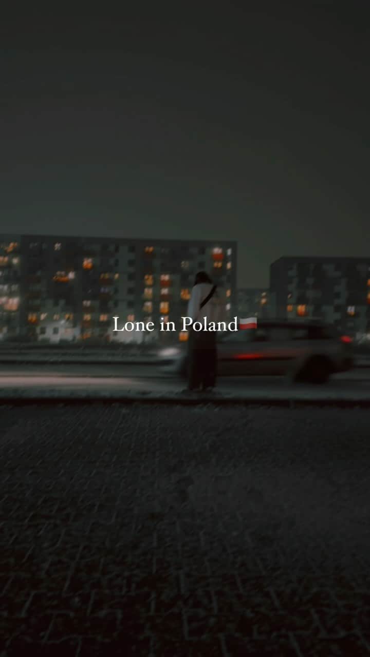 ビッケブランカのインスタグラム：「Lone in Poland rn🌨️ . . . #vickeblanka #ビッケブランカ」