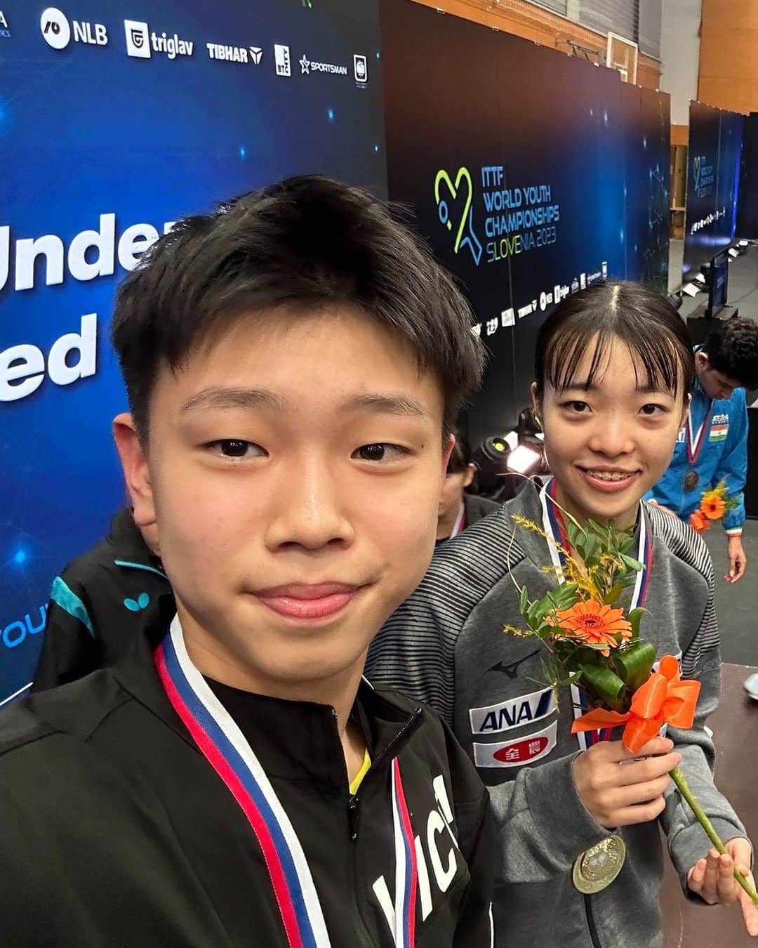 ITTF Worldのインスタグラム：「Smiley champions of #ITTFWorldYouths Day 6 😁」