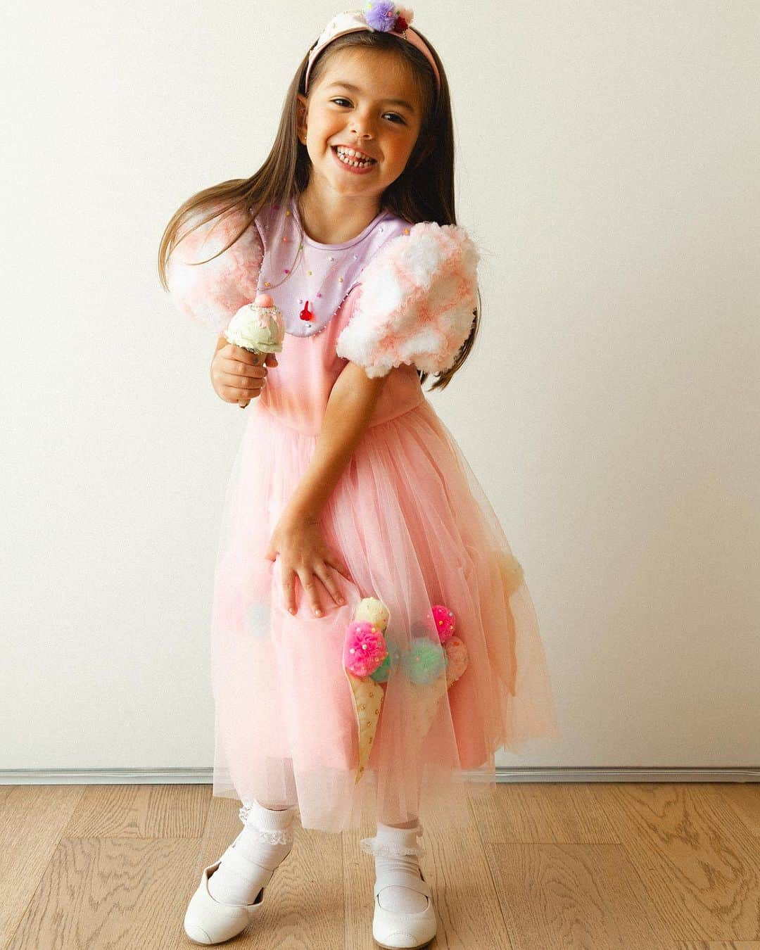 のインスタグラム：「Viva o amor da minha vida!  Filha, mamãe te amo muito!!! 💕🍦  #Zoe5Anos」