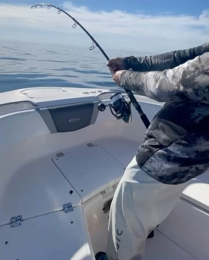Electric_Fishingのインスタグラム：「Pop, Pop, BOOM⚡️  #ElectricSunglasses #PolarizedSunglasses #StyleThatPerforms #ElectricFishing」