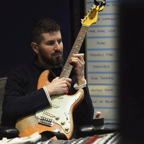 リンキン・パークのインスタグラム：「Happy Birthday BBB @braddelson   📷: Mark Fiore」