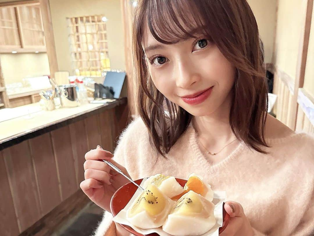 辻野かなみさんのインスタグラム写真 - (辻野かなみInstagram)「❤︎  ⁡ 念願のひとか❤️と旅行☺️ ⁡ 金沢へ🎶めちゃくちゃ充実した日を過ごしました😋  海鮮いっぱい食べた🥰あと、フルーツ大福も！ 好きな物いっぱい食べれた旅でした♥️幸せ🤭💓 ⁡ #ひとかと旅❤️ #金沢  #金沢旅行 #辻野かなみ　#かなみん　 #超ときめき宣伝部　#超とき宣 #𝗂𝗇𝗌𝗍𝖺𝗀𝗈𝗈𝖽 #𝗂𝗇𝗌𝗍𝖺𝗅𝗂𝗄𝖾 #𝖿𝗈𝗅𝗅𝗈𝗐𝗆𝖾 #𝗅𝗈𝗏𝖾 #데일리룩　#데일리룩코디　#패션	#오오티디 #데일리　#좋아요　#팔로우」12月1日 22時47分 - kanami_tsujino_official