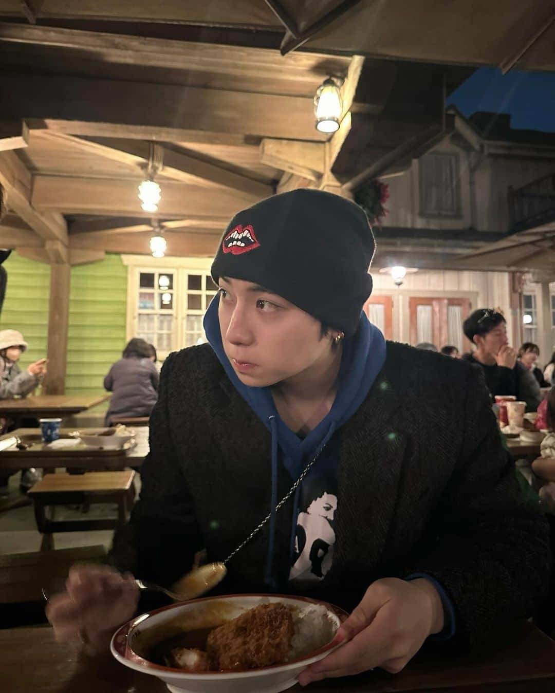岡田蓮さんのインスタグラム写真 - (岡田蓮Instagram)「💙🖤  久しぶりにDisney行ってきた！ 楽しかった〜🤭」12月1日 22時48分 - ren.479