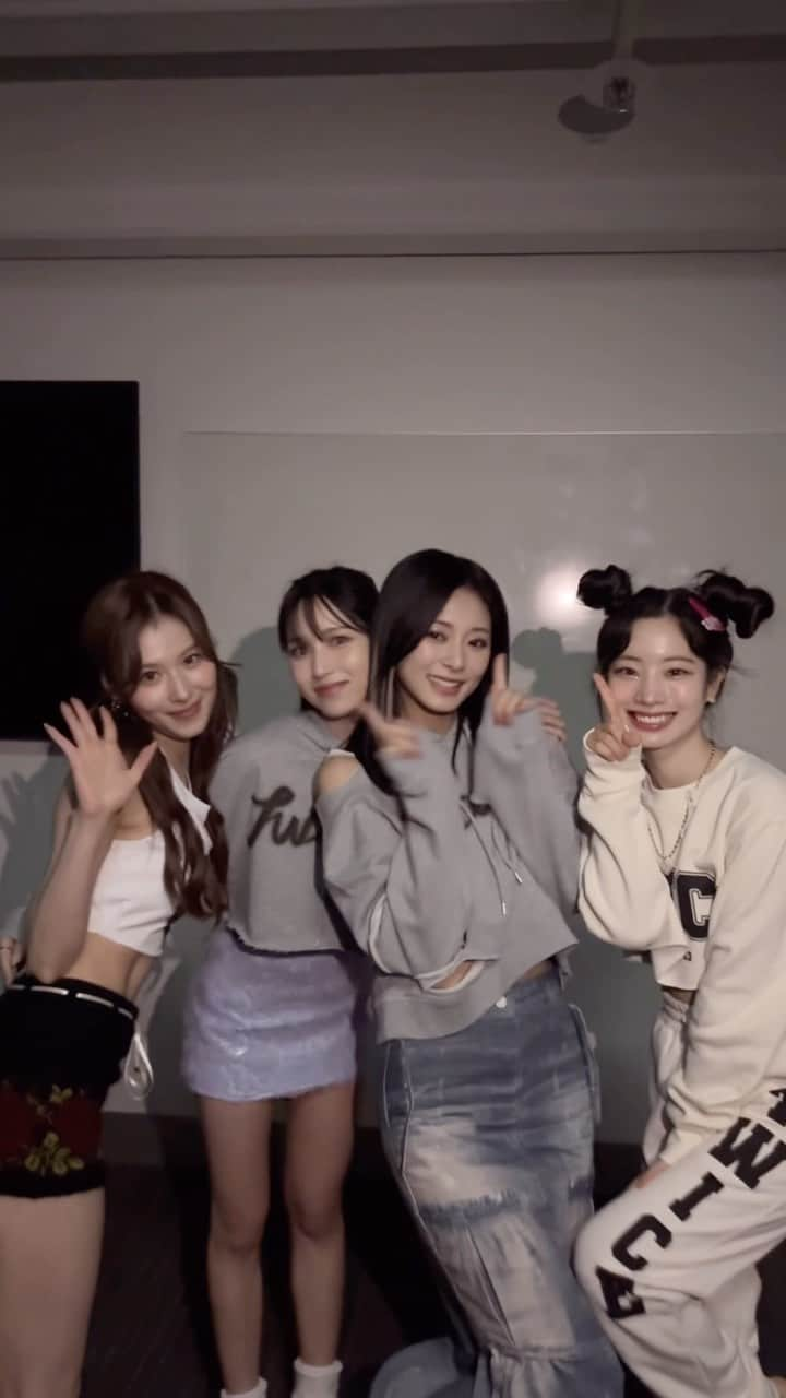 TWICEのインスタグラム：「More & More (Sped Up Ver.) Challenge with the Girlies 💗 Double the cuteness˚₊·—̳͟͞͞♡  #MOREandMORE (LEE HAE SOL Sped Up Remix) Challenge With #SANA #MINA #DAHYUN #TZUYU 🐹🐧🍫🦌   #TWICE #트와이스 #REMIX #THEREMIXES #SpedUpRemix」