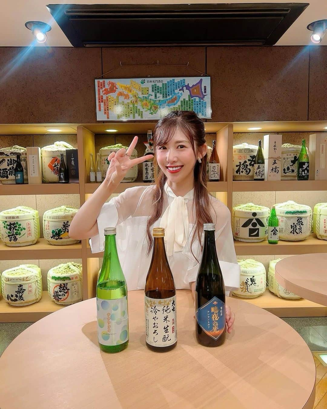 千代田唯のインスタグラム：「今日から12月🌕 そろそろほっこりお燗が飲みたい季節ですね♡ 今月もよろしくお願いします〜☺️  いつもお世話になっている日本名門酒会さん主催の 「くらもと壮」日本酒イベントが 12/8〜9鳳明館にて行われます✨ @nihonmeimonshukai  千代田は12/8(金)あそびに行く予定です☺️  酒蔵さんとお話できて、日本酒飲めて このお値段めちゃくちゃお得、、ですよね〜！！✨  是非是非足を運んでみてくださいね🩷 チケットは日本名門酒会さんのアカウントからお願いします🤲✨  #日本酒 #サケディプロマ#sakediploma #ワインエキスパート#ミスワイン#ワイン講師#ワイン大好き#ワイン好きな人と繋がりたい#神主#日本酒好き#利き酒#資格勉強#お酒#マリアージュ#日本酒女子」