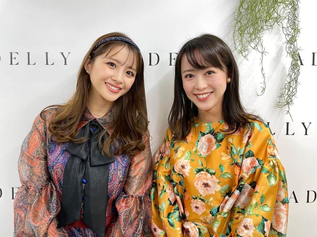 藤本真未さんのインスタグラム写真 - (藤本真未Instagram)「* アンバサダーをさせていただいている  @adelly.tokyo さんのサポートにて😊 * #綺咲愛里 さんとご一緒させていただきました🥺❤️ 夢のようなとっても幸せな時間で、最高に癒されました✨ はあ〜可愛かった😍💕 * (以下、公式Instagramより📱) #ADELLY では12/1〜12/31まで 【綺咲愛里 xADELLY】 The winter heroine blooms -冬のヒロインが花咲く- をテーマに、女優・綺咲愛里さんをスペシャルアンバサダーにお迎えし、クリスマスムードが高まる街で、誰よりも輝くヒロインになるドレスをご提案します。 * 小中高の同級生のあっきー(秋音光)と宝塚時代同期生でもいらっしゃった綺咲さん✨ こんなふうにご一緒できて光栄でした😭 * #アデリー #ドレス #オケージョンドレス #クリスマスコーデ #クリスマス #ホリデーコーデ #ホリデー 嬉しすぎて、たくさん同じ構図の写真ごめんなさい🙇‍♀️」12月1日 23時28分 - manamifujimoto108