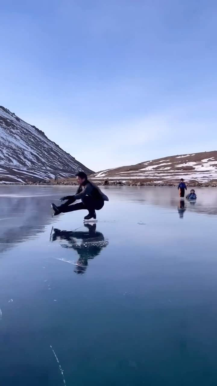 Skate Canadaのインスタグラム：「Retirement sure looks good on @sk8erkeeg ⛸️✨ _____________   La retraite, ça fait du bien à @sk8erkeeg ⛸️✨  🎥: @sk8erkeeg」