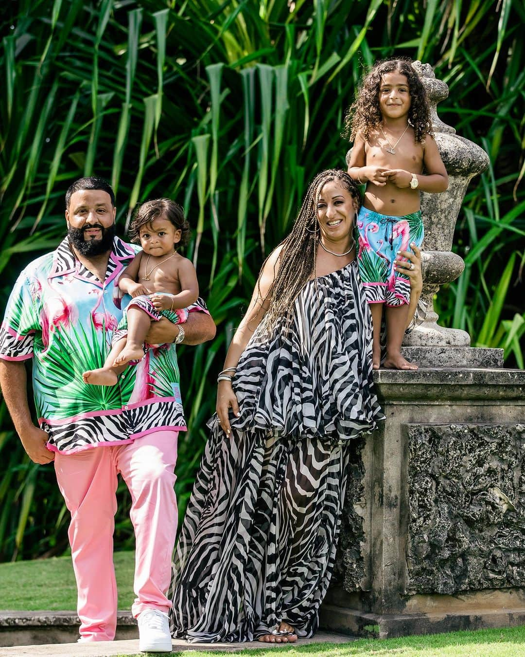 DJキャレドさんのインスタグラム写真 - (DJキャレドInstagram)「My team ! My family!」12月1日 23時33分 - djkhaled