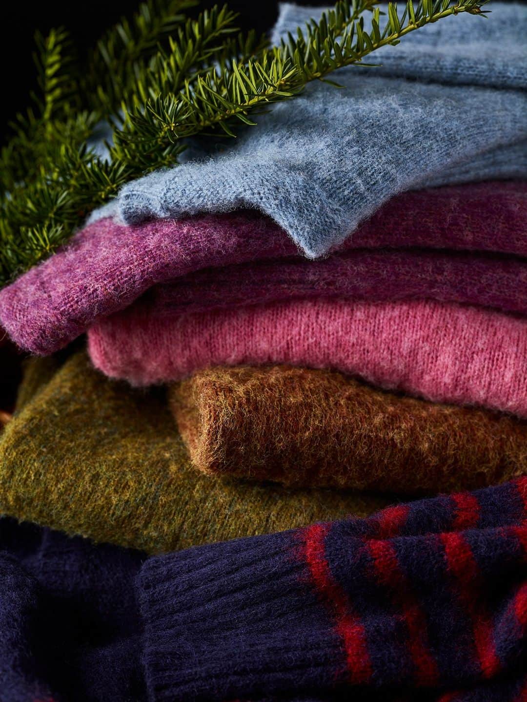 ブルックスブラザーズさんのインスタグラム写真 - (ブルックスブラザーズInstagram)「Brushed wool that is too cool for spool. #BrooksBrothers #HolidayGifts⁣」12月1日 23時40分 - brooksbrothers