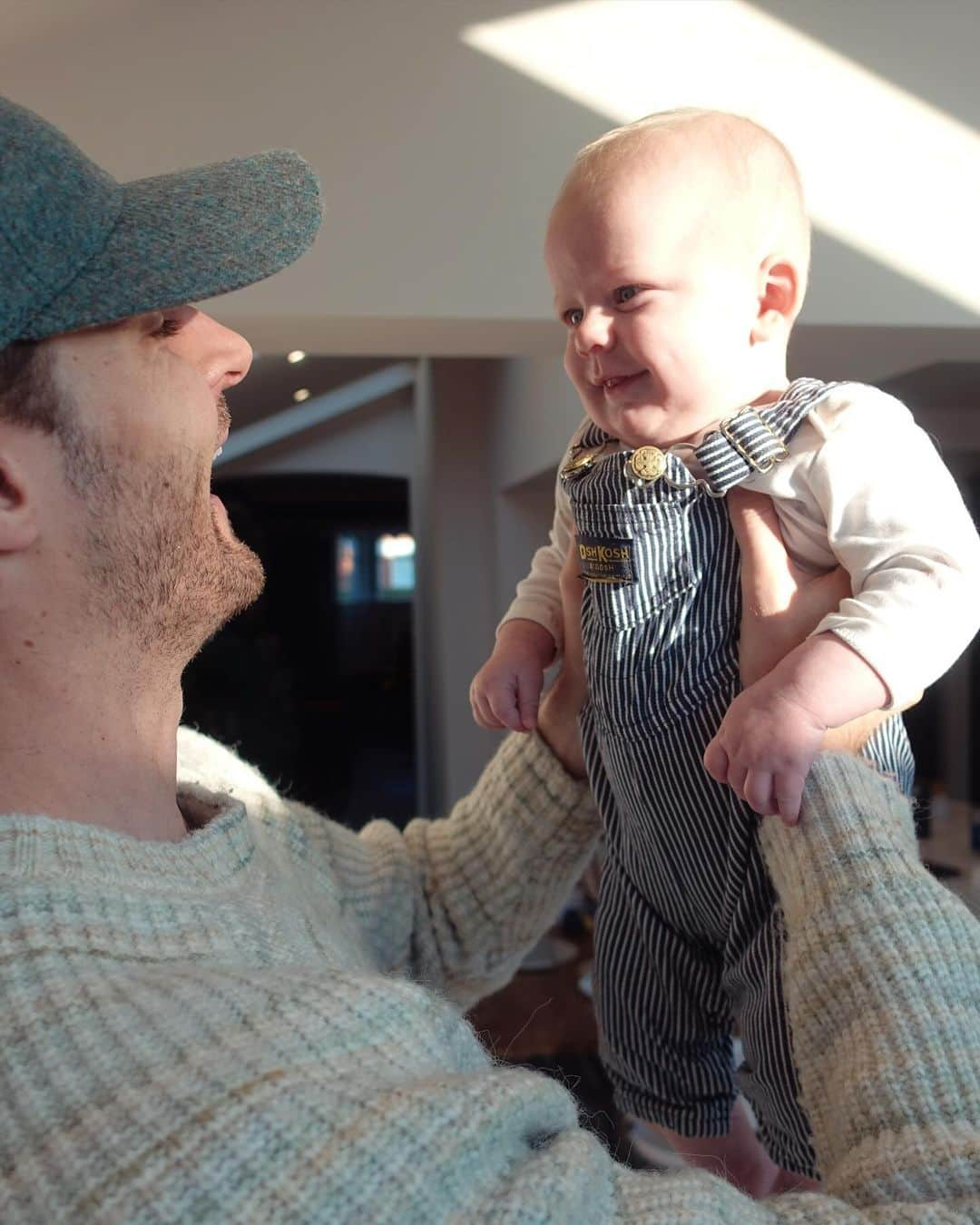 ジム・チャップマンさんのインスタグラム写真 - (ジム・チャップマンInstagram)「This little man cub is 4 months old today. It has FLOWN BY! He hasn’t had the easiest start, bless him, but we’re off and running now and I can’t wait to guide him through life x」12月1日 23時50分 - jimchapman