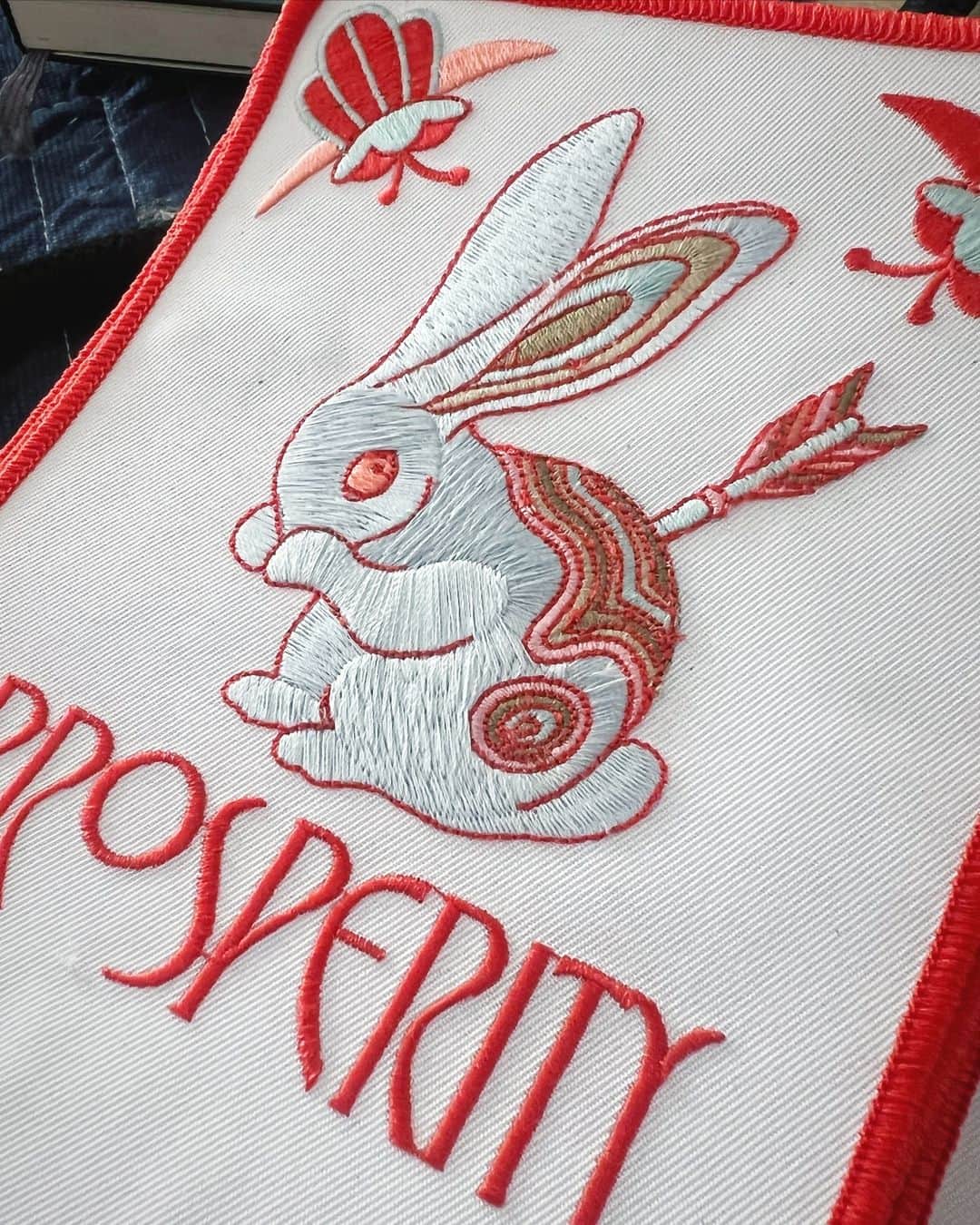 ジェームス・ジーンのインスタグラム：「💥🐰💥」
