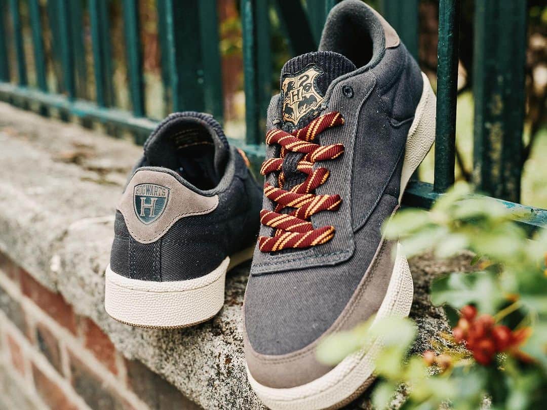 Reebokさんのインスタグラム写真 - (ReebokInstagram)「Welcome to the magic of Reebok x Harry Potter featuring a Club C with interchangeable Hogwarts’ Houses laces, a Deathly Hallows inspired Classic Leather, an Insta Pump Fury inspired by He Who Must Not Be Named and a Classic Leather Hex paying homage to the Patronus charm. With a Hogwarts themed collection of athletic apparel and a collection of adults and kid’s shoes reminiscent of the films.」12月2日 0時04分 - reebok