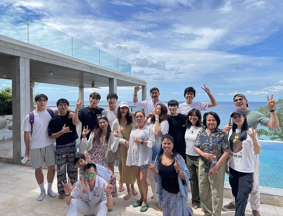 キンバリー・アン・ウォーテマス・ティアムシリのインスタグラム：「Had one of the best times here. Missing you all already🧡 Thank you naka @bluesiamvillas」