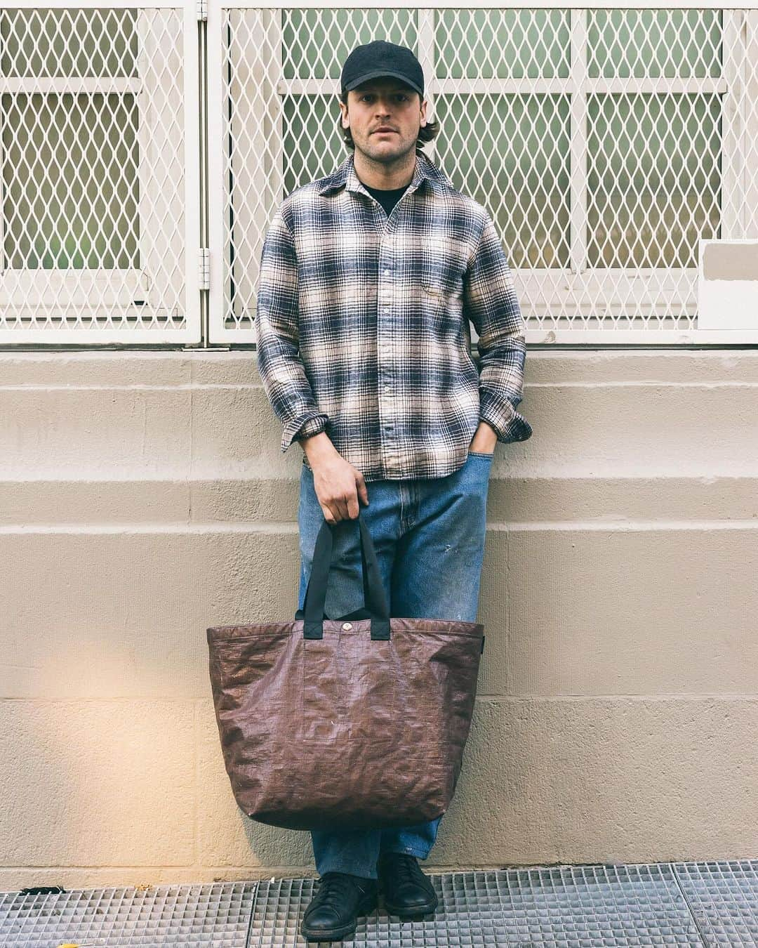 ギットマンブラザーズさんのインスタグラム写真 - (ギットマンブラザーズInstagram)「The Herringbone Cabin Flannel - a heavyweight favorite from our online exclusive capsule.  7oz 100% cotton twill woven in Japan」12月2日 0時07分 - gitmanvintage