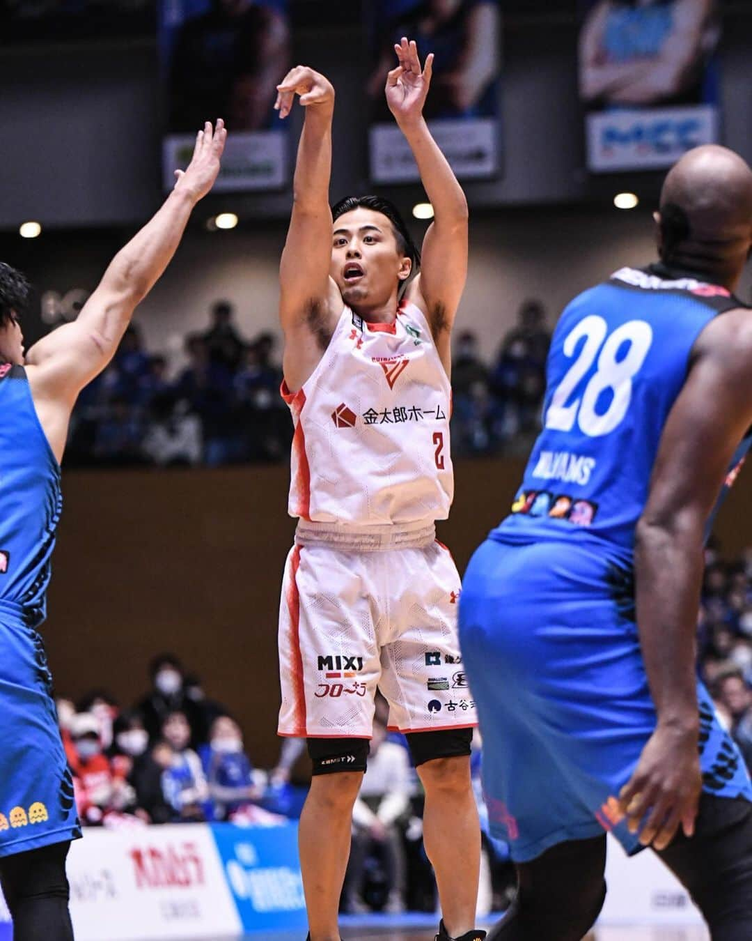 千葉ジェッツさんのインスタグラム写真 - (千葉ジェッツInstagram)「試合風景📸  B.LEAGUE2023-24 vs.島根 🏀試合終了🏀 島根 90-59 千葉  #下を向いてる暇はない #切り替えよう #次節は勝利を #chibajets #Bリーグ #千葉ジェッツ #バスケ #basketball #portrait  #photograph #ジェッツ写真部 #レンズ越しの世界 #応炎 #ありがとうございました」12月2日 0時13分 - chibajets_official