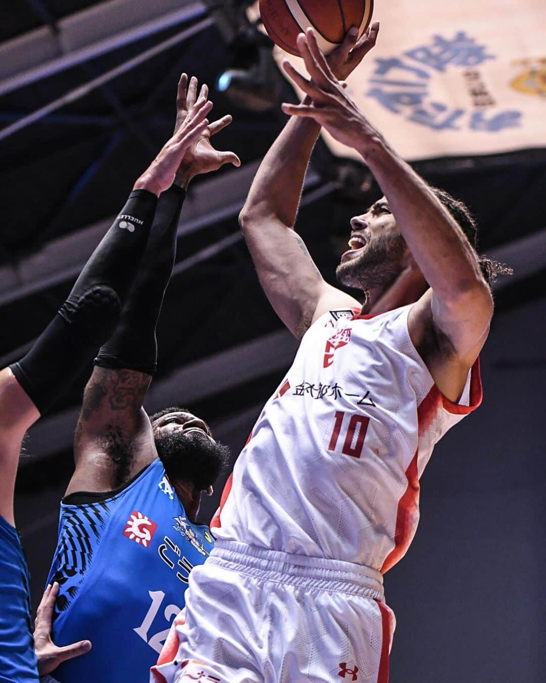 千葉ジェッツさんのインスタグラム写真 - (千葉ジェッツInstagram)「試合風景📸  B.LEAGUE2023-24 vs.島根 🏀試合終了🏀 島根 90-59 千葉  #下を向いてる暇はない #切り替えよう #次節は勝利を #chibajets #Bリーグ #千葉ジェッツ #バスケ #basketball #portrait  #photograph #ジェッツ写真部 #レンズ越しの世界 #応炎 #ありがとうございました」12月2日 0時13分 - chibajets_official