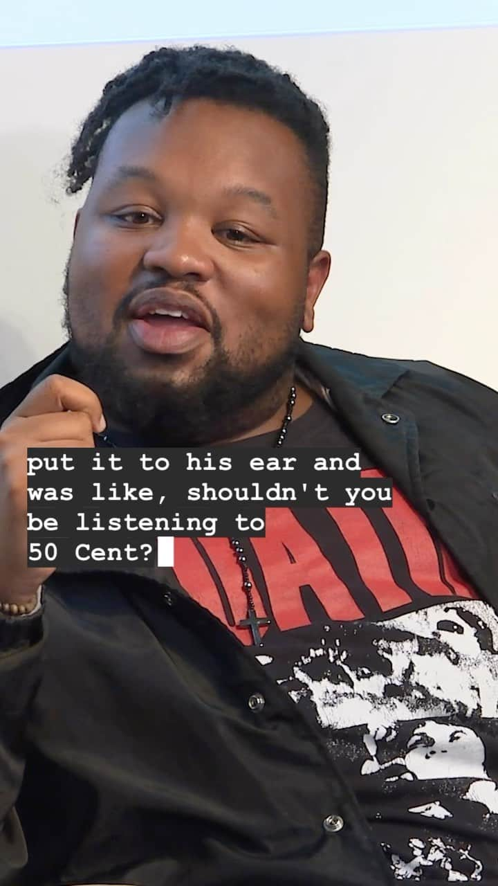 Kerrang!のインスタグラム：「“Another kid asked me, ‘Shouldn’t you be listening to 50 Cent?’”. Alex Ekong from Decolonise Fest shares an experience from his childhood, growing up as a fan of alternative music, and how he’s learned that “individuality is there for the taking.”   Watch our entire panel discussion on Black representation in alternative music on YouTube now.」