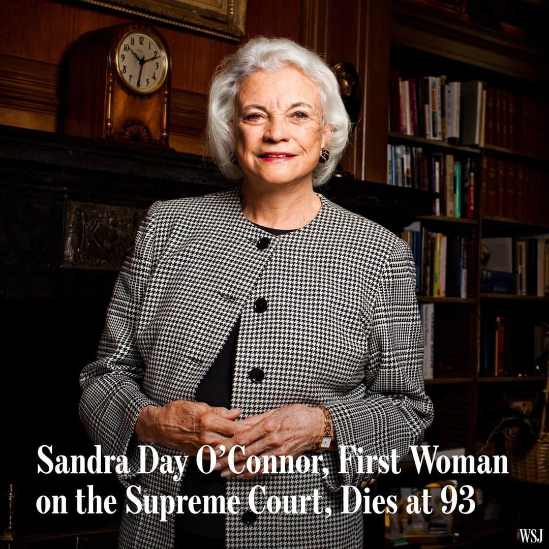 Wall Street Journalのインスタグラム：「Sandra Day O’Connor, the first woman appointed to the Supreme Court and its most powerful justice for much of her tenure, died Friday at age 93.⁠ ⁠ O’Connor, who retired in 2006 after 25 years on the court, died in Phoenix of complications related to advanced dementia and a respiratory illness, the court said in an announcement.⁠ ⁠ Justice O’Connor was an Arizona state judge in 1981 when Republican President Ronald Reagan, fulfilling a campaign pledge to break the male monopoly on the high court, selected her to succeed retired Justice Potter Stewart.⁠ ⁠ Over the next 24 years, Justice O’Connor came to wield the deciding vote between the court’s conservative and liberal wings. She displayed a knack for moderation and compromise that sat well with the broad American mainstream, even as it frustrated ideological purists.⁠ ⁠ Read more at the link in our bio.⁠ ⁠ 📷: Stephen Voss for @wsjphotos」