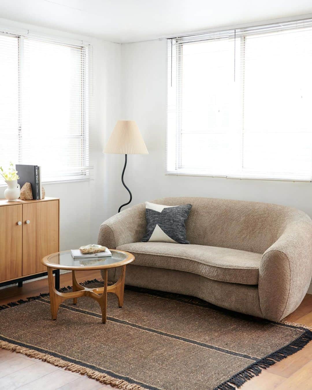 journal standard Furnitureさんのインスタグラム写真 - (journal standard FurnitureInstagram)「⁡ PRE ORDER 10%OFF CAMPAIGN ⁡ 11/30 (thu) - 12/10 (sun) ⁡ 最新アイテムを、いち早く先行予約＋10%OFFでお買い求めいただけるお得なキャンペーン！ 是非この機会にお買い物をお楽しみください！ ⁡ —— ⁡ ■EMILE SOFA ( WINE / BE ) ¥187,000 2024年01月中旬入荷予定 ⁡ ■ROTIN STORAGE STOOL　 ¥22,000 2024年04月上旬入荷予定 ⁡ -— ⁡ #journalstandardfurniture #baycrews #interior #furniture #sofa #livinginterior #sofadesign #livingroominterior #storage #interiordesign #rattan #stool」12月2日 12時00分 - js_furniture
