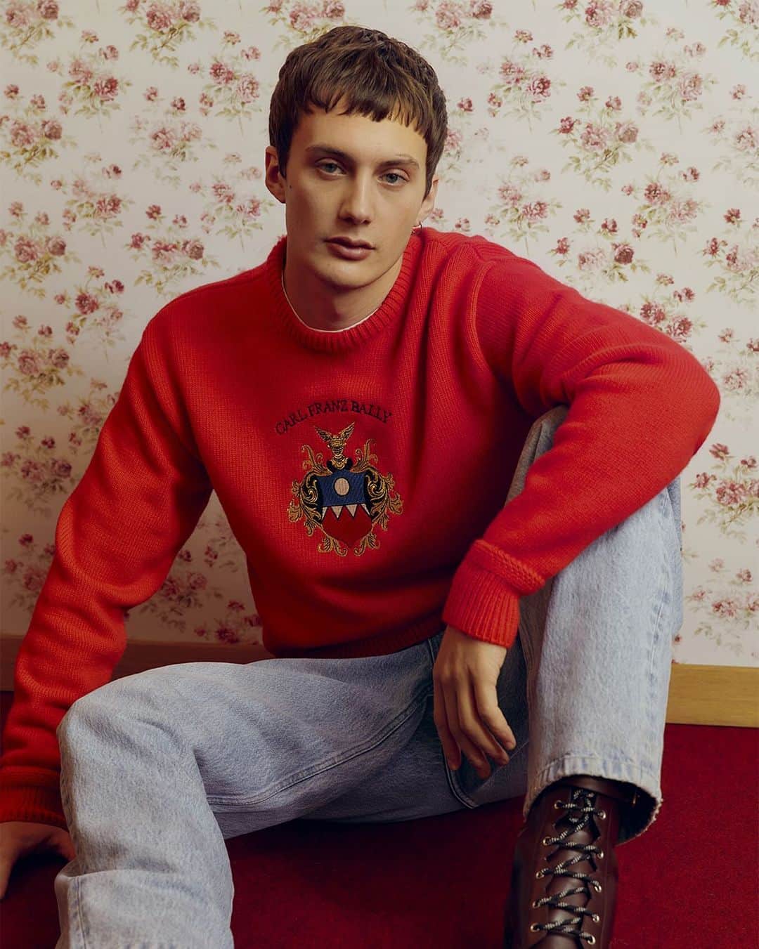 バリーのインスタグラム：「Introducing the Bally Winter capsule collection.   Available online and in our stores from 5 December.   #Bally」