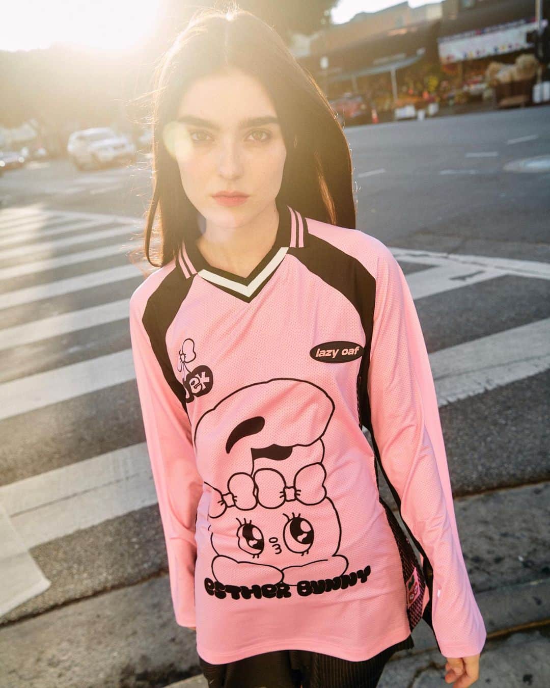 レイジー・オーフのインスタグラム：「Fell down a rabbit hole, and we think we’re gonna stay 🐰💘  Shot in LA by Photographer: @jacklshelton  Model: @bead.lizard  Art Director: Sakura Bready Big thanks to Esther Kim aka @estherbunny.original 🩷  Shop Lazy Oaf X Esther Bunny on our app, online and in our Carnaby store 🛍️」