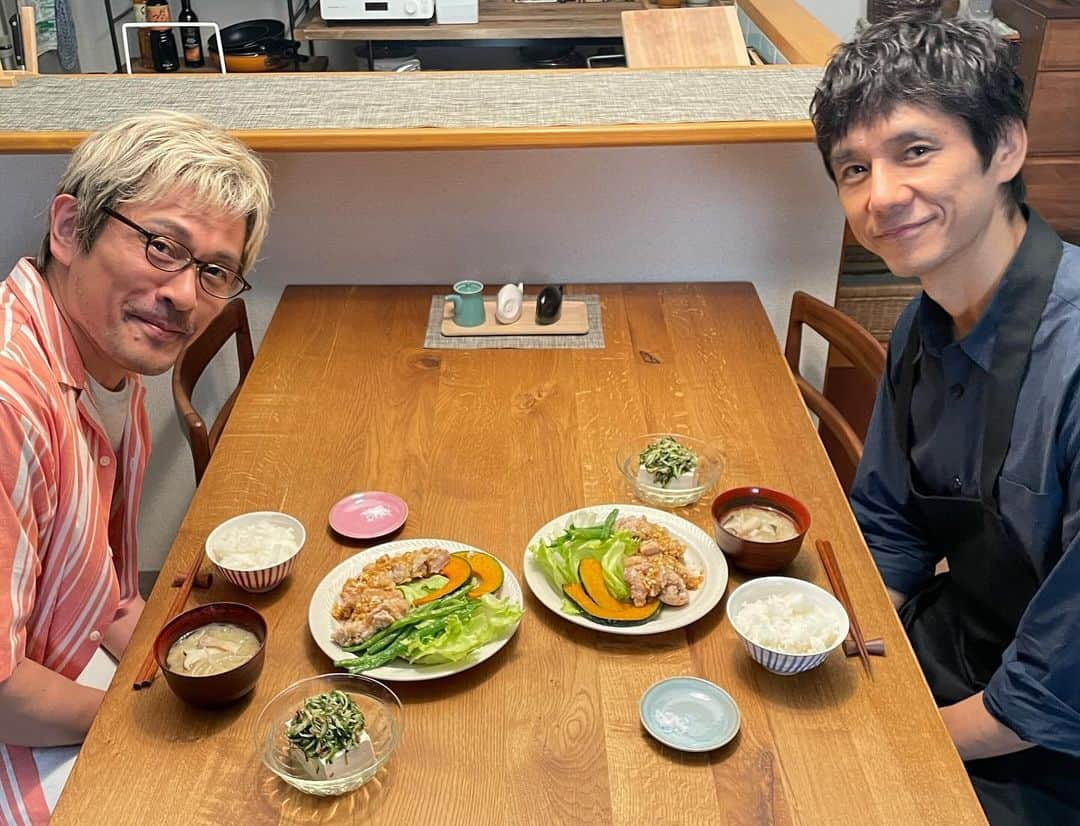 きのう何食べた？ season2さんのインスタグラム写真 - (きのう何食べた？ season2Instagram)「.  #きのう何食べた？ season2  第9話をご覧いただき ありがとうございました🌙  見逃し配信スタート🍚🥢 #TVer #ネットもテレ東 #UNEXT #Lemino   #西島秀俊 #内野聖陽 #何食べ」12月2日 1時00分 - movie_nanitabe