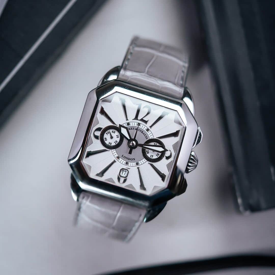 バックス＆ストラウスのインスタグラム：「The Berkeley Chronograph 43 - a timepiece that seamlessly combines sporty elements with a timeless and classic design」