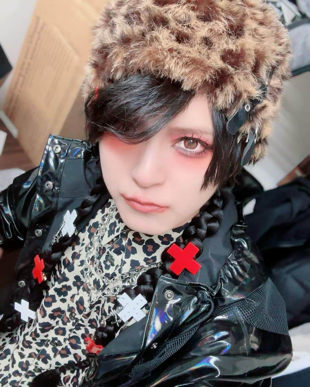 Yusukeのインスタグラム：「アップと引き📷  #ライブが好き #ビジュアル系 #v系 #v系メイク #heroバンド #visualkei #ダークhero #新宿samurai」