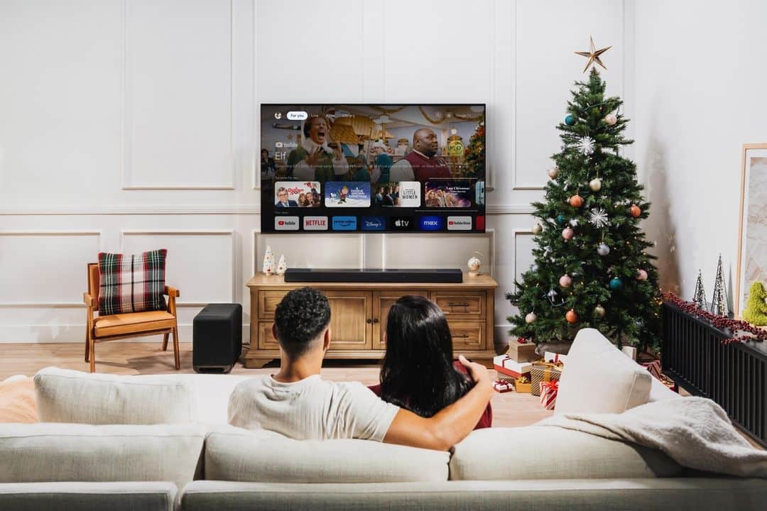 sonyのインスタグラム：「December 1st can only mean one thing – DND: ON, Popcorn: made, Holiday movie: ready to watch. The BRAVIA XR A80L Google TVTM and HT-A5000 Soundbar has all your holiday movie watching needs. What movie are you putting on first?! #SonyTV #GoogleTV」